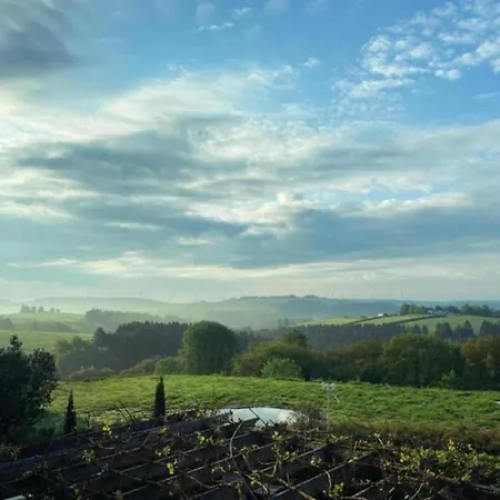 Romantic Hideaway In Hellenthal, Cleaning Included شقة